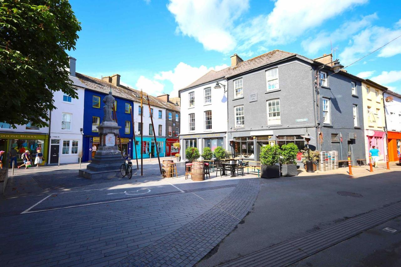 Long Quay Apartments, Clonakilty Extérieur photo